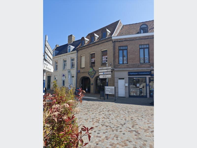 IMMEUBLE MIXTE GRAVE